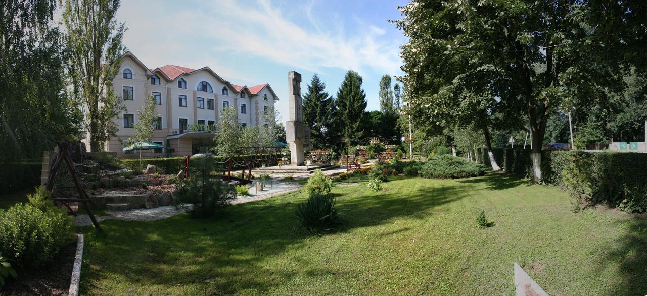Hotel Helikon Yanoshi Buitenkant foto